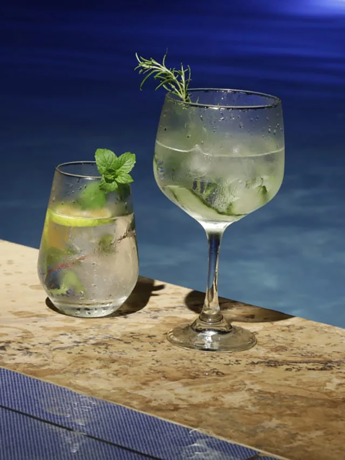 coctel_bar_de_la_piscina_02