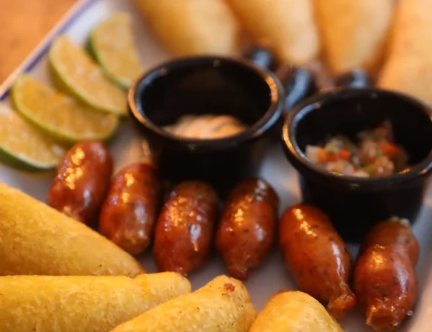 picada_mixta-de_empanadas_02