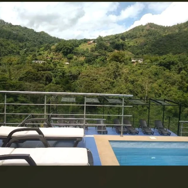 Disfruta y vive días serenos en @shambhala_ecohotel_boutique. Ven a nuestra piscina, tona un coctel y relaja tu cuerpo y alma.
Reservas:+57 310 7367266
Booking: Shambhala ECOHOTEL boutique
www.shambhalaecohotel.com