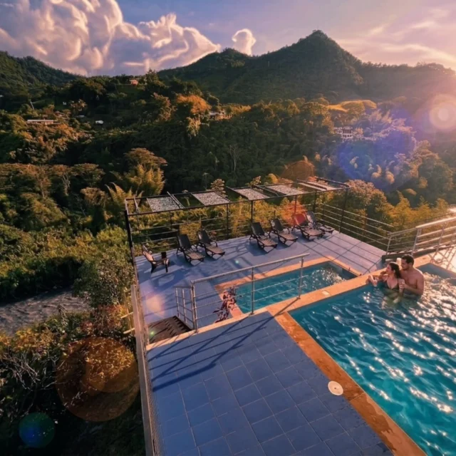 Regálate el tiempo y el espacio que tu mente y cuerpo necesitan. En @shambhala_ecohotel_boutique transformamos tu estadía en un refugio de paz.​Ven a descubrir el equilibrio perfecto entre comodidad y naturaleza, sumergiéndote en nuestra imponente piscina de tres niveles con vistas panorámicas excepcionales.Asegura tu fecha aquí: +57 310 7367266Booking: Shambhala ECOHOTEL boutiquewww.shambhalaecohotel.com