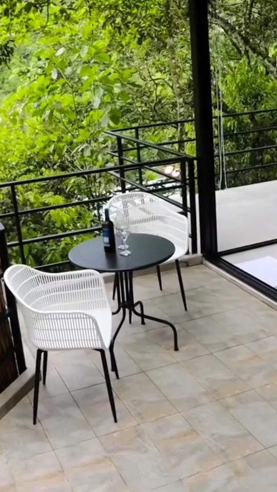 Ven a  @shambhala_ecohotel_boutique, aléjate de la rutina y deja ir todo lo que te impide ser tu verdadero yo.
Ven y disfruta nuestros espacios diseñados especialmente para ti y tus acompañantes .
@shambhala_ecohotel_boutique
Reservas:+57 310 7367266
Booking: Shambhala ECOHOTEL boutique
www.shambhalaecohotel.com